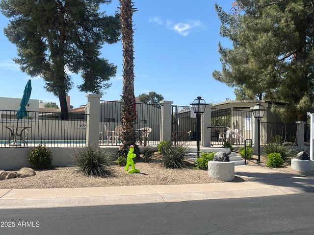 3069 E CANNON Drive, Phoenix, AZ 85028