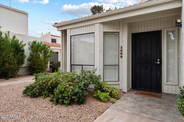 3069 E CANNON Drive, Phoenix, AZ 85028