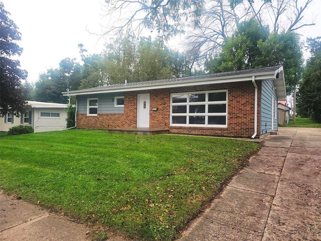 1915 11th Avenue, Marion, IA 52302