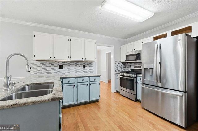 4862 Helga Way NE, Woodstock, GA 30188