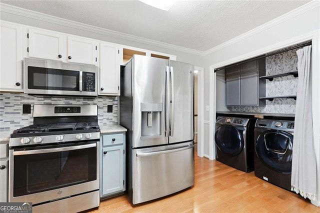 4862 Helga Way NE, Woodstock, GA 30188
