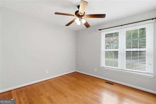 4862 Helga Way NE, Woodstock, GA 30188