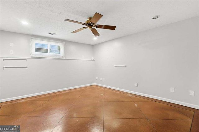 4862 Helga Way NE, Woodstock, GA 30188