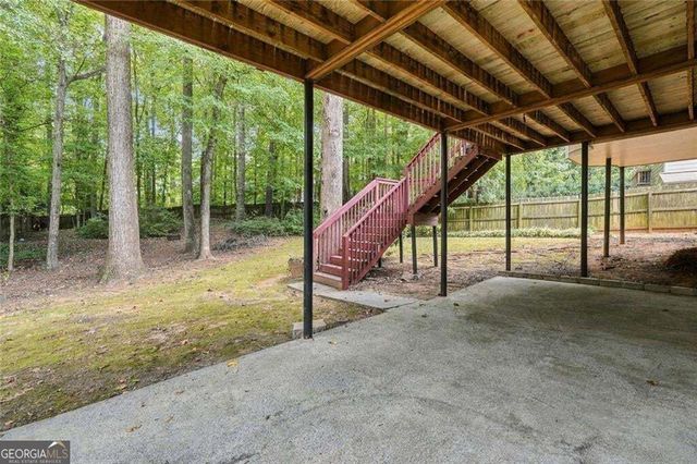 4862 Helga Way NE, Woodstock, GA 30188