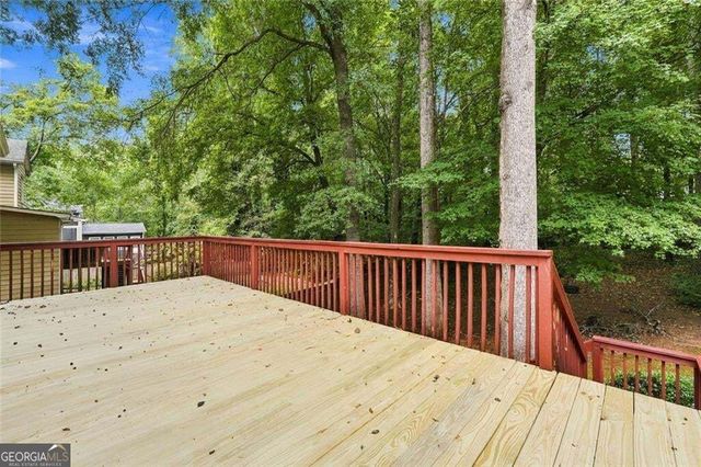4862 Helga Way NE, Woodstock, GA 30188