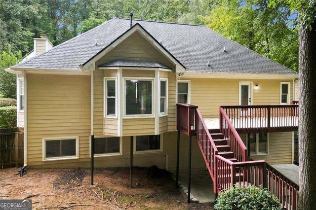 4862 Helga Way NE, Woodstock, GA 30188
