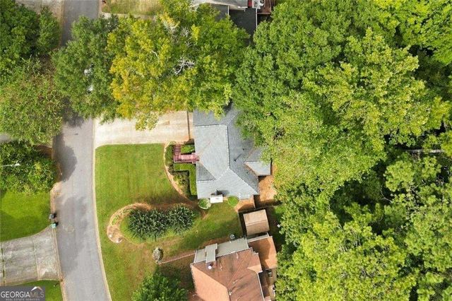 4862 Helga Way NE, Woodstock, GA 30188