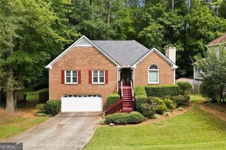 4862 Helga Way NE, Woodstock, GA 30188