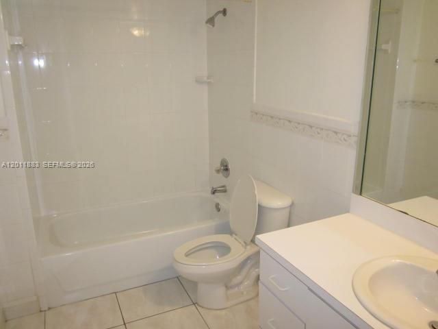8201 NW 8th St 1-414, Miami, FL 33126