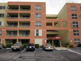 8201 NW 8th St 1-414, Miami, FL 33126