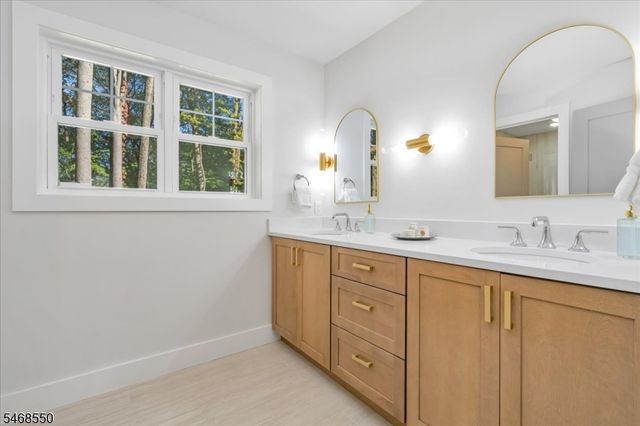5 Indian Run, Scotch Plains Twp., NJ 07076