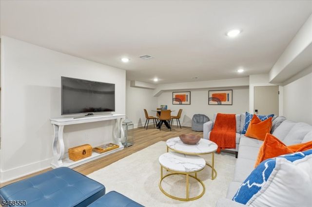 5 Indian Run, Scotch Plains Twp., NJ 07076