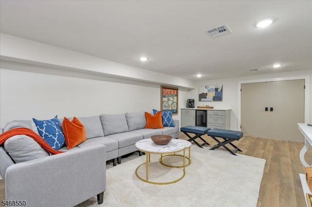 5 Indian Run, Scotch Plains Twp., NJ 07076