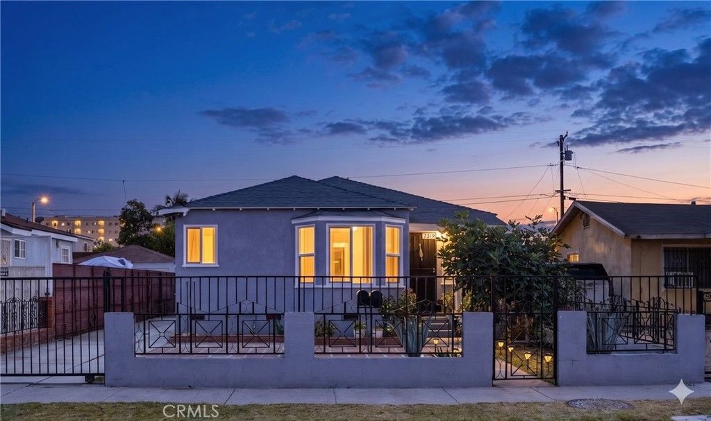 3274 Michigan, South Gate, CA 90280