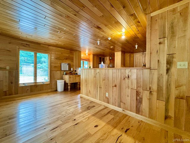 57487 Lakeshore Drive, Calumet, MI 49913