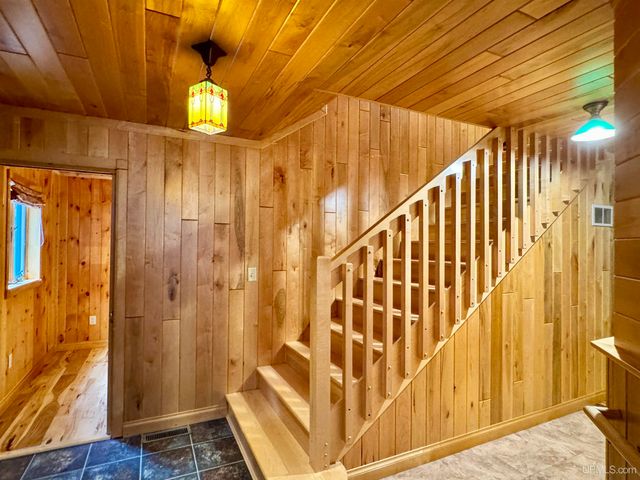 57487 Lakeshore Drive, Calumet, MI 49913