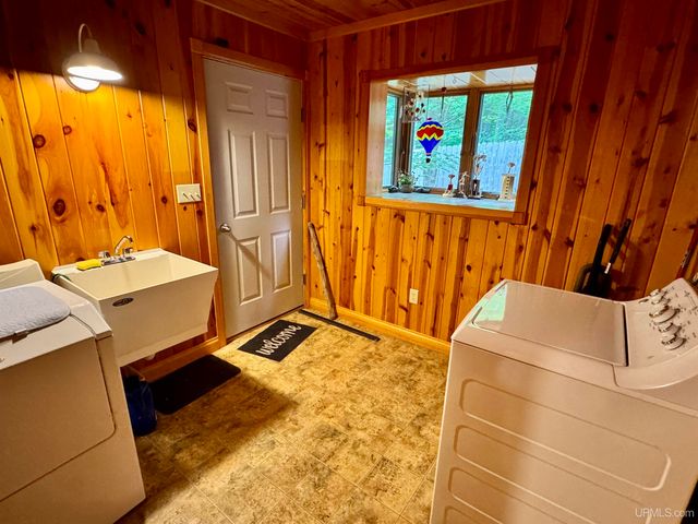 57487 Lakeshore Drive, Calumet, MI 49913