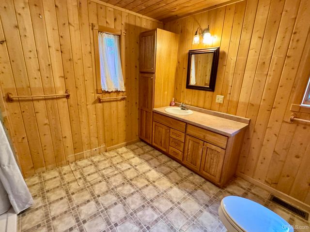 57487 Lakeshore Drive, Calumet, MI 49913