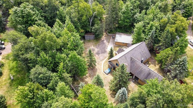 57487 Lakeshore Drive, Calumet, MI 49913