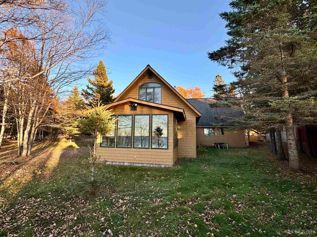 57487 Lakeshore Drive, Calumet, MI 49913