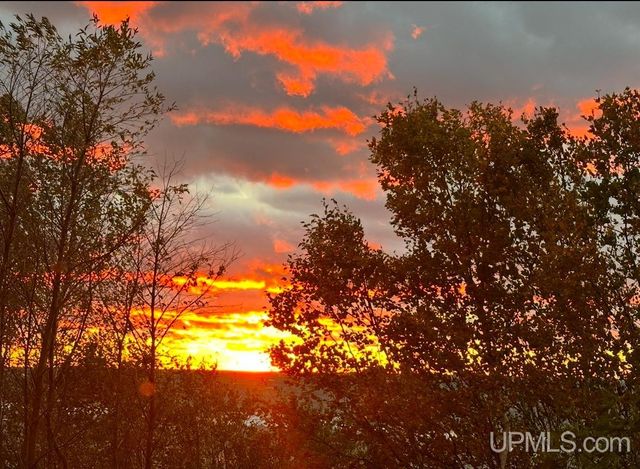 57487 Lakeshore Drive, Calumet, MI 49913