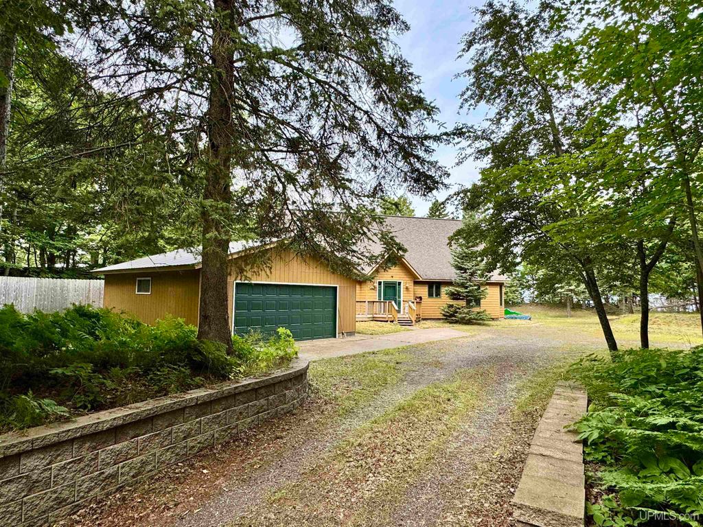 57487 Lakeshore Drive, Calumet, MI 49913