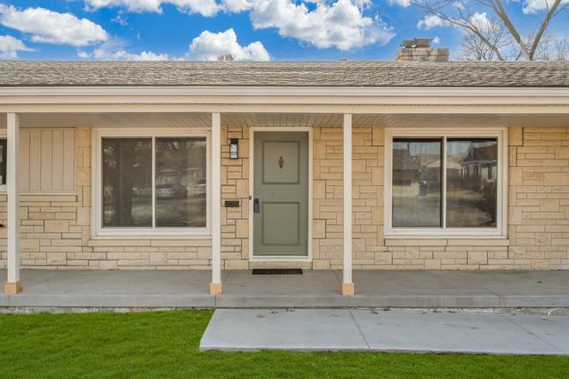 537 N Oakwood Dr, Wichita, KS 67208