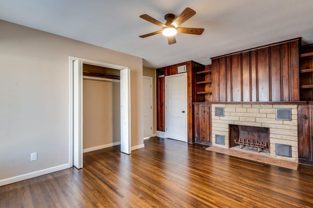 537 N Oakwood Dr, Wichita, KS 67208