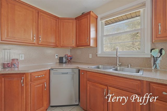 1559 Glenwood Avenue, Muskegon, MI 49445