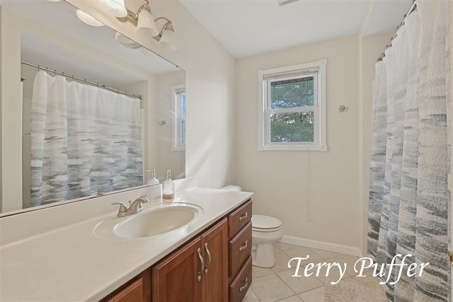 1559 Glenwood Avenue, Muskegon, MI 49445