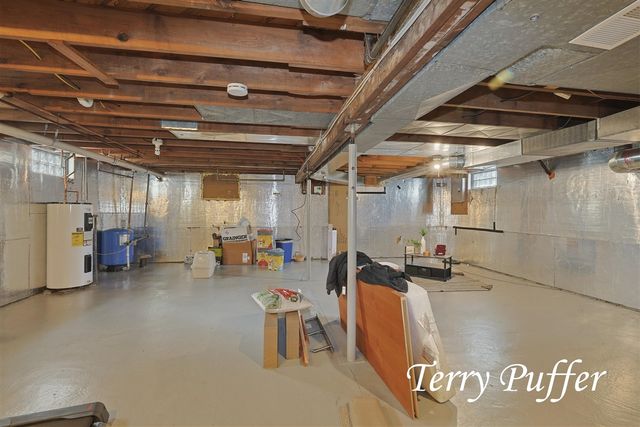 1559 Glenwood Avenue, Muskegon, MI 49445