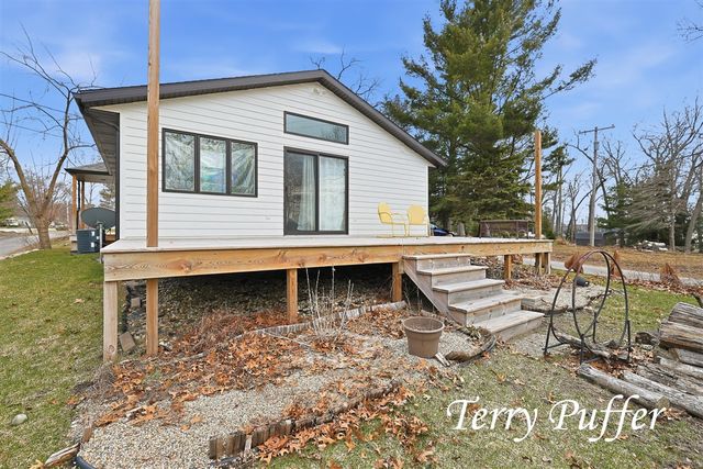 1559 Glenwood Avenue, Muskegon, MI 49445