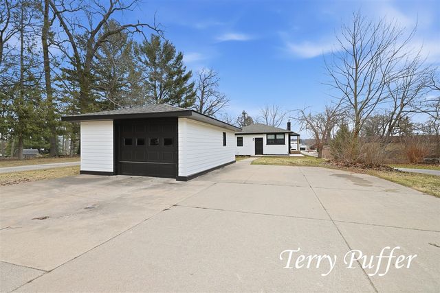 1559 Glenwood Avenue, Muskegon, MI 49445