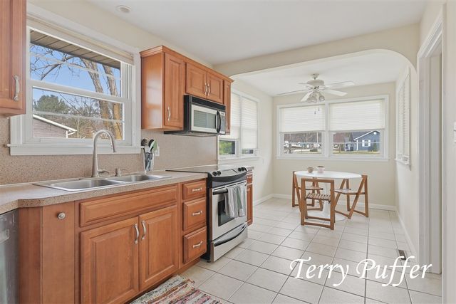 1559 Glenwood Avenue, Muskegon, MI 49445