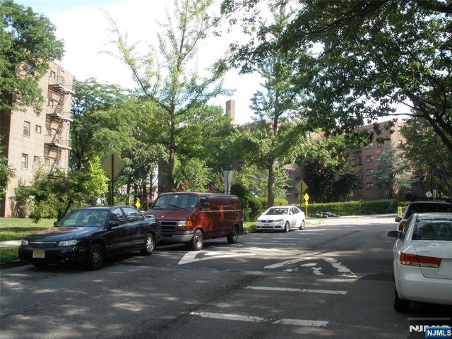 3021 Edwin Avenue 4B, Fort Lee, NJ 07024