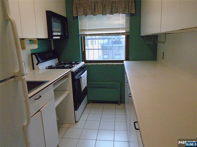 3021 Edwin Avenue 4B, Fort Lee, NJ 07024