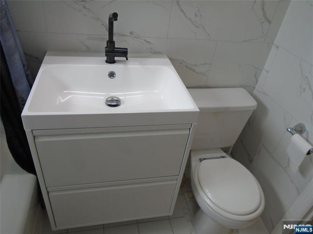 3021 Edwin Avenue 4B, Fort Lee, NJ 07024