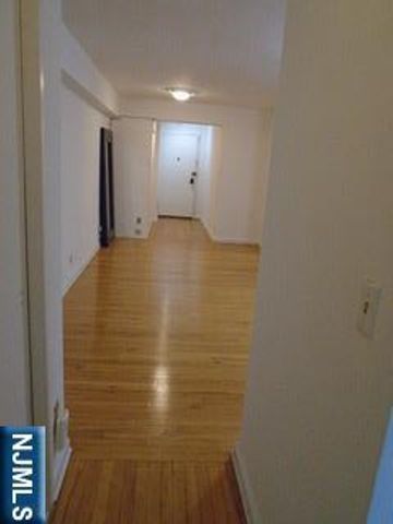 3021 Edwin Avenue 4B, Fort Lee, NJ 07024