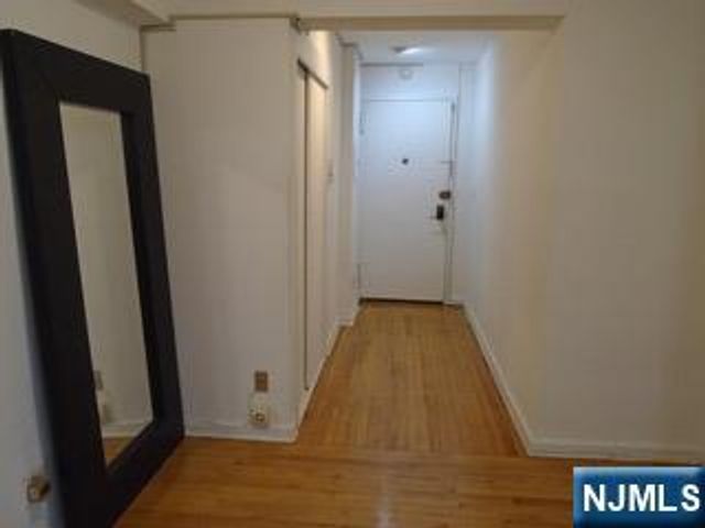 3021 Edwin Avenue 4B, Fort Lee, NJ 07024