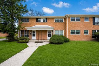 2708 W 13 Mile Road, Royal Oak, MI 48073