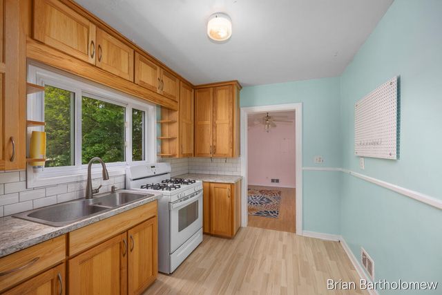 1635 Burton Street Se, City Of Grand Rapids, MI 49506