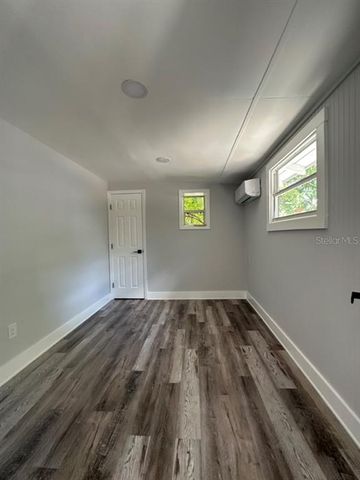 1021 E CAYUGA STREET, Tampa, FL 33603