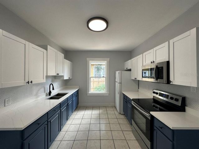 1021 E CAYUGA STREET, Tampa, FL 33603
