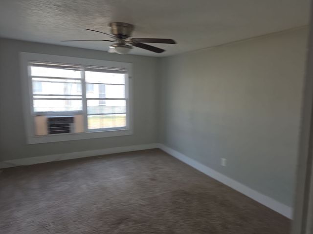 402 W 4th Street 1, Kaufman, TX 75142