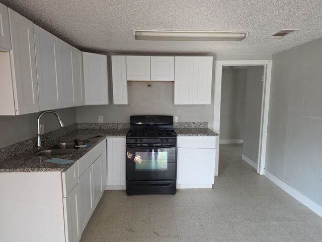 402 W 4th Street 1, Kaufman, TX 75142