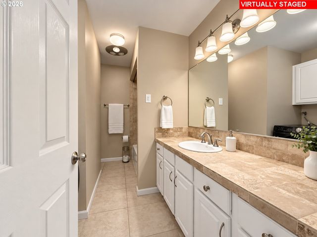 2531 Sw SPRING GARDEN St 14, Portland, OR 97219