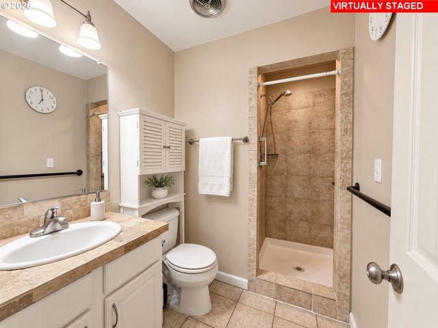 2531 Sw SPRING GARDEN St 14, Portland, OR 97219