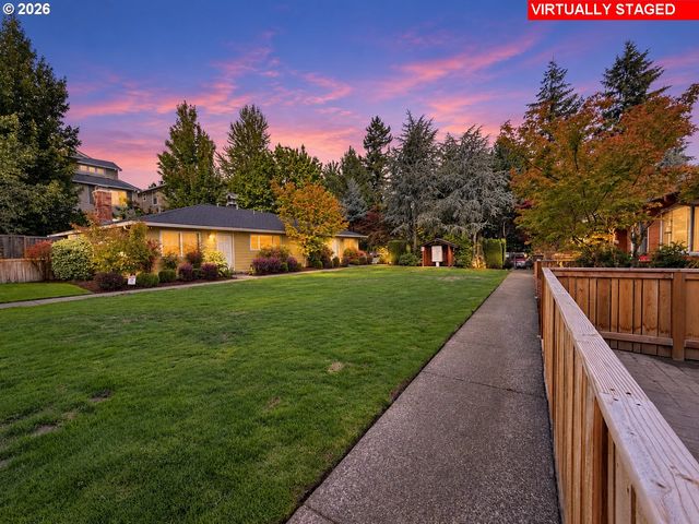 2531 Sw SPRING GARDEN St 14, Portland, OR 97219