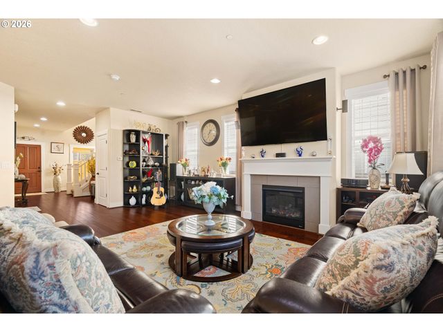 526 Ne 77TH Ave, Hillsboro, OR 97124