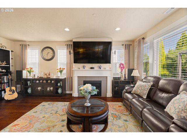 526 Ne 77TH Ave, Hillsboro, OR 97124